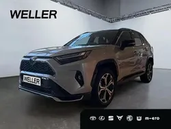 Lichtsilber metallic / tiefschwarz metallic Neu 2025 Toyota RAV4 Hybrid Style SUV | 59.990 € (Etwas zu teuer)