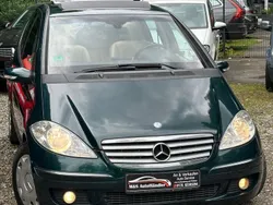 Grün Gebraucht 2005 Mercedes 180 Limousine | 5.500 € (Teuer)