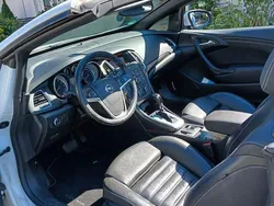 Weiß Gebraucht 2018 Opel Cascada Ultimate Cabrio | 12.500 € (Superpreis)