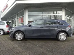 Grau Gebraucht 2022 Kia Ceed Vision Limousine | 22.140 € (Fairer Preis)