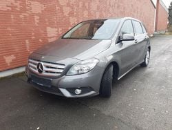 Grau Gebraucht 2013 Mercedes B180 Van / Kleinbus | 11.800 € (Fairer Preis)