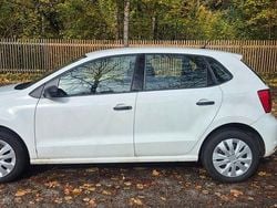 Weiß Gebraucht 2015 VW Polo Trendline Kleinwagen | 6.000 € (Guter Preis)