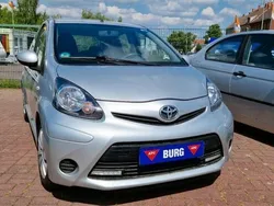 Silber Gebraucht 2013 Toyota Aygo Kleinwagen | 3.700 € (Fairer Preis)