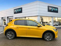 Faro gelb Gebraucht 2021 Peugeot e-208 Allure Kleinwagen | 18.490 € (Teuer)