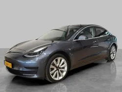 Grau Gebraucht 2020 Tesla Model 3 Standard Range Limousine | 18.599 € (Guter Preis)