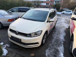Gelb Gebraucht 2022 VW Touran Comfortline Van / Kleinbus | 9.500 € (Superpreis)