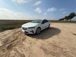 Weiß Gebraucht 2021 Opel Insignia Elegance Limousine | 11.900 € (Etwas zu teuer)