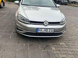 Silber Gebraucht 2018 VW Golf VII Comfortline Kombi | 9.500 € (Guter Preis)