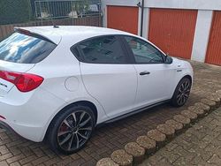 Weiß Gebraucht 2021 Alfa Romeo Giulietta Sprint Kleinwagen | 17.000 € (Fairer Preis)