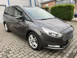 Grau Gebraucht 2017 Ford Galaxy Titanium Van / Kleinbus | 18.990 € (Fairer Preis)