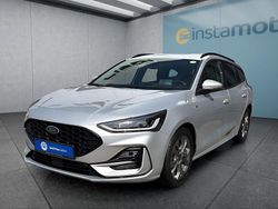 Silber Gebraucht 2023 Ford Focus Kombi | 22.649 € (Fairer Preis)
