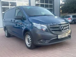 Blau Gebraucht 2018 Mercedes Vito Van / Kleinbus | 21.990 € (Etwas zu teuer)