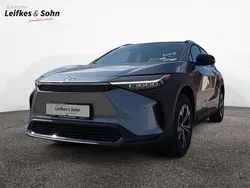 Silber Neu 2025 Toyota bZ4X SUV | 39.890 € (Fairer Preis)