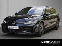 Grenadillschwarz metallic Gebraucht 2024 VW Passat R-line Kombi | 49.980 € (Teuer)