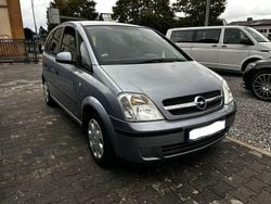 Grau Gebraucht 2004 Opel Meriva Enjoy Van / Kleinbus | 2.999 € (Teuer)