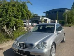 Silber Gebraucht 2000 Mercedes C240 Limousine | 2.790 €