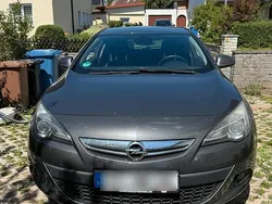 Grau Gebraucht 2011 Opel Astra GTC Limousine | 5.950 € (Teuer)