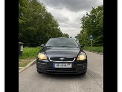 Grau Gebraucht 2006 Ford Focus Kombi | 999 € (Guter Preis)