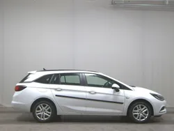 Weiss Gebraucht 2019 Opel Astra Edition Kombi | 12.580 € (Fairer Preis)