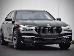 Black sapphire metallic Gebraucht 2016 BMW 740 M Sport Limousine | 34.800 € (Fairer Preis)