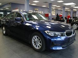 Blau Gebraucht 2019 BMW 318 Advantage Limousine | 19.980 € (Fairer Preis)