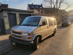 Gold Gebraucht 2002 Chevrolet Express Van / Kleinbus | 7.999 €