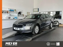 Graphitegrau metallic Neu 2024 Skoda Octavia Selection Kombi | 33.490 € (Superpreis)
