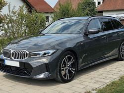 Grau Gebraucht 2024 BMW 320 M Sport Kombi | 53.400 €