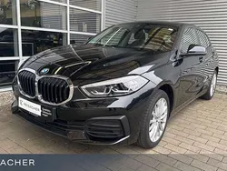 Saphirschwarz metallic Gebraucht 2024 BMW 118 Advantage Kleinwagen | 23.499 € (Fairer Preis)