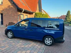 Blau Gebraucht 2022 VW Caddy Maxi Van / Kleinbus | 23.990 € (Etwas zu teuer)