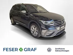 Deep black perleffekt Gebraucht 2024 VW Tiguan Allspace Life SUV | 35.690 €