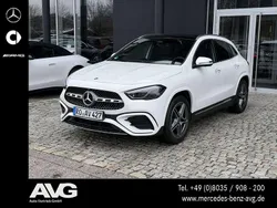 Weiß Gebraucht 2025 Mercedes GLA200 Premium SUV | 44.400 € (Etwas zu teuer)