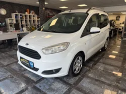 Weiß Gebraucht 2014 Ford Tourneo Courier Van / Kleinbus | 5.950 € (Etwas zu teuer)