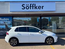 Weiß Gebraucht 2020 VW Golf VIII United Limousine | 18.950 € (Etwas zu teuer)