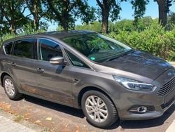 Grau Gebraucht 2017 Ford S-MAX Titanium Van / Kleinbus | 9.500 € (Superpreis)