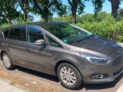 Grau Gebraucht 2017 Ford S-MAX Titanium Van / Kleinbus | 10.700 € (Guter Preis)