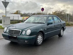 Grün Gebraucht 1997 Mercedes E230 Elegance Limousine | 2.800 € (Superpreis)