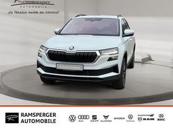 Weiß (moonweiß perleffekt) Gebraucht 2022 Skoda Karoq Ambition SUV | 25.990 € (Fairer Preis)