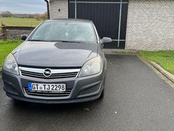 Grau Gebraucht 2009 Opel Astra Edition Limousine | 1.899 € (Fairer Preis)