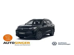 Deep black perleffekt Gebraucht 2024 VW Tiguan Life SUV | 42.890 € (Guter Preis)