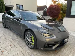 Grau Gebraucht 2018 Porsche Panamera Turbo S Executive Limousine | 95.900 € (Guter Preis)