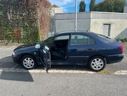 Blau Gebraucht 1999 Mitsubishi Carisma Limousine | 1.200 € (Guter Preis)