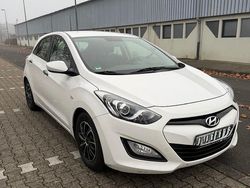 Weiß Gebraucht 2013 Hyundai i30 Classic Limousine | 5.450 € (Fairer Preis)