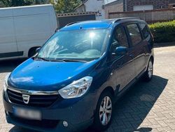 Blau Gebraucht 2016 Dacia Lodgy Van / Kleinbus | 5.999 €
