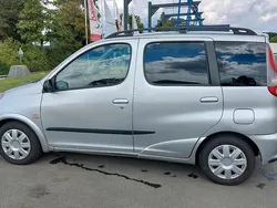 Grau Gebraucht 2000 Toyota Yaris Verso Van / Kleinbus | 2.700 € (Guter Preis)