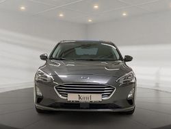Grau Gebraucht 2019 Ford Focus Cool & Connect Limousine | 16.900 € (Fairer Preis)