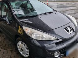 Schwarz Gebraucht 2018 Peugeot 207 Kleinwagen | 2.950 €
