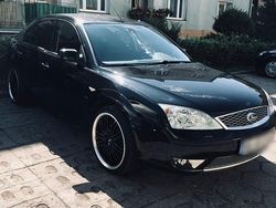 Schwarz Gebraucht 2006 Ford Mondeo Limousine | 2.200 €