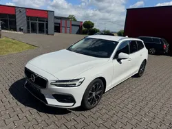Weiß Gebraucht 2021 Volvo V60 Momentum Kombi | 24.800 € (Superpreis)