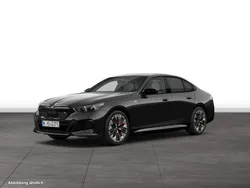 Black sapphire metallic Gebraucht 2024 BMW i5 Comfort Edition Limousine | 85.944 €